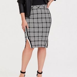 BLACK PLAID PREMIUM PONTE PENCIL SKIRT